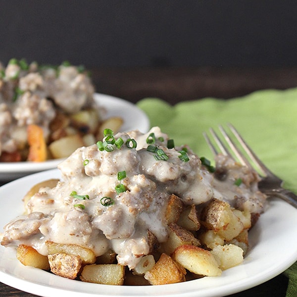 https://www.realfoodwithjessica.com/wp-content/uploads/2017/01/sausage_gravy_square.jpg