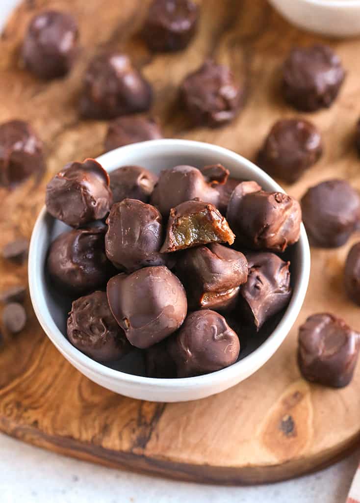 Easy Vegan Rolos (The Perfect DIY Gift)